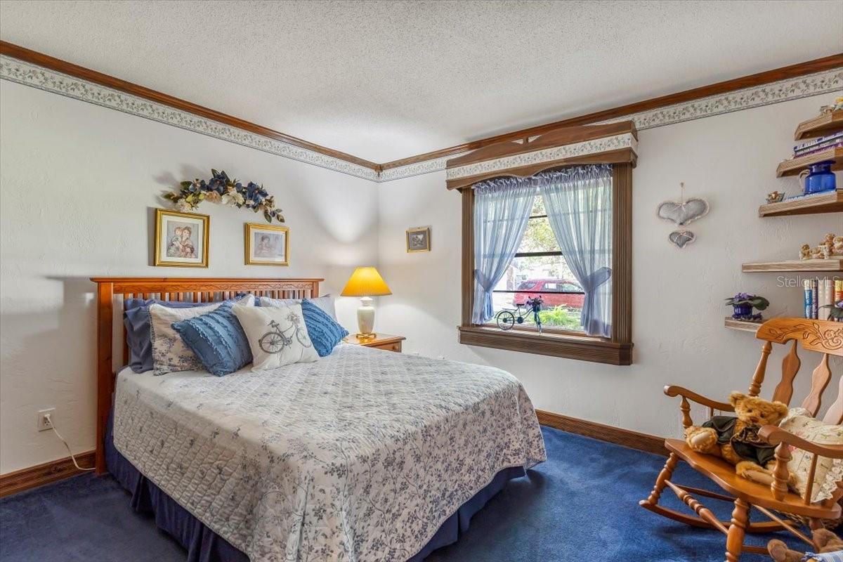 Image 28 of 49 For 923 Northbrook Drive