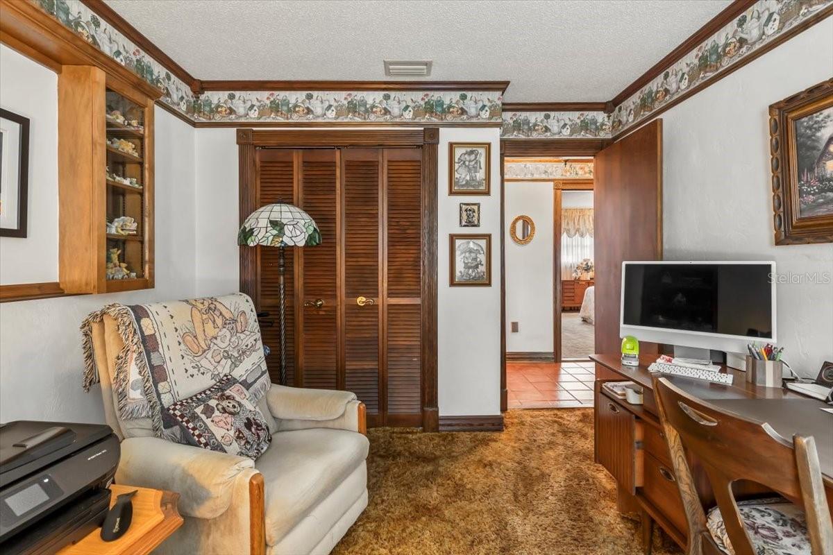 Image 32 of 49 For 923 Northbrook Drive