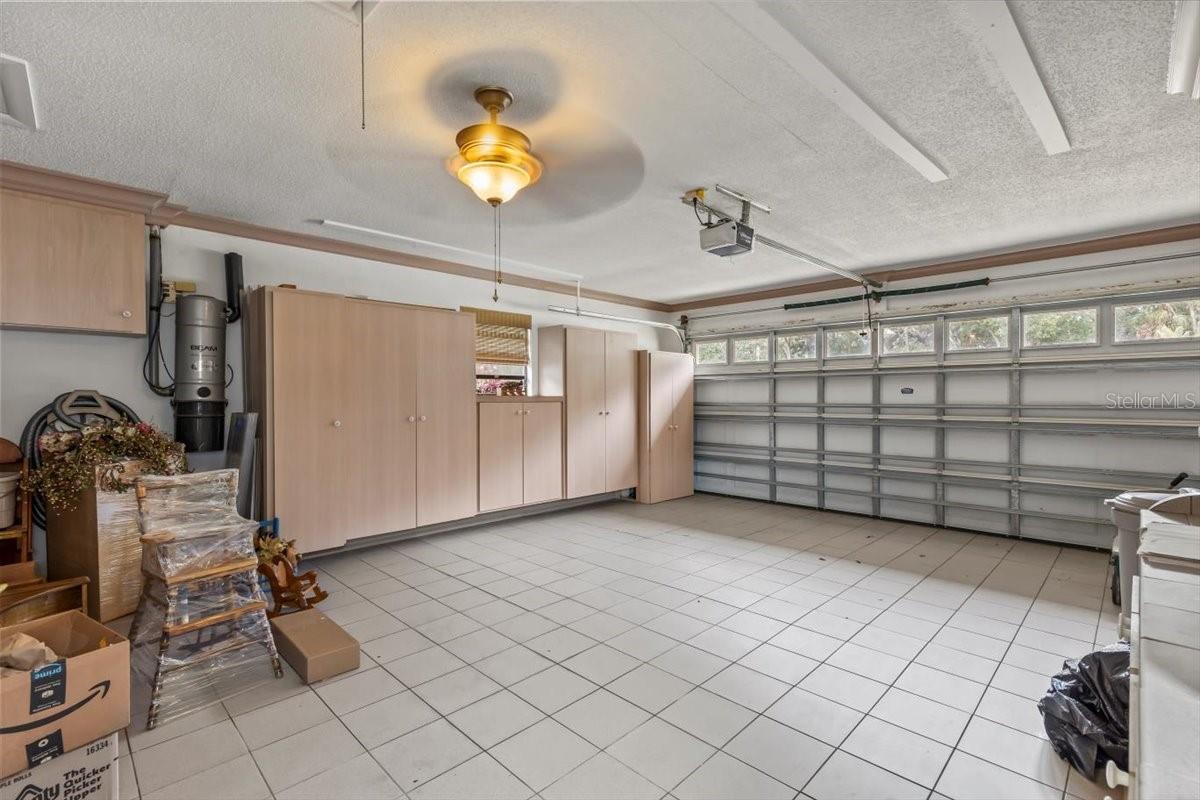 Image 39 of 49 For 923 Northbrook Drive