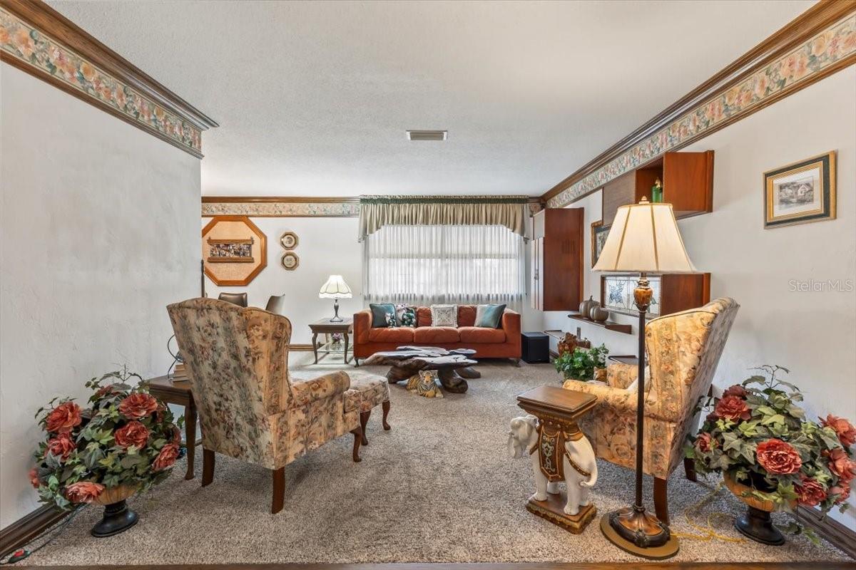 Image 4 of 49 For 923 Northbrook Drive