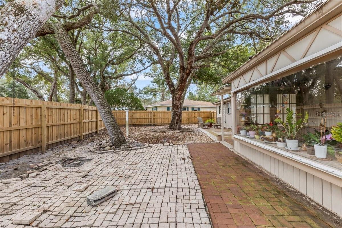 Image 44 of 49 For 923 Northbrook Drive