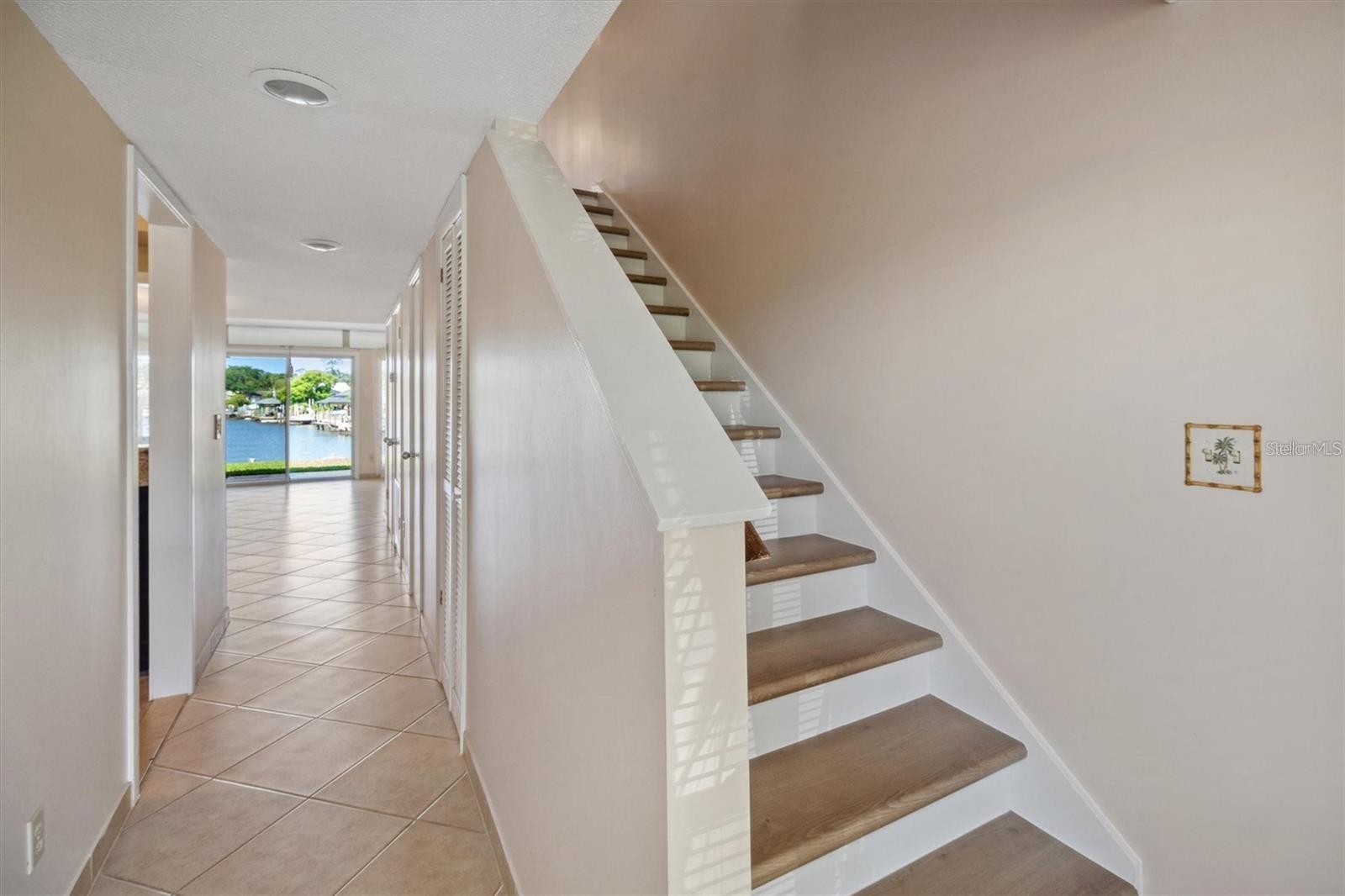 Image 4 of 34 For 44 Club House Drive 105