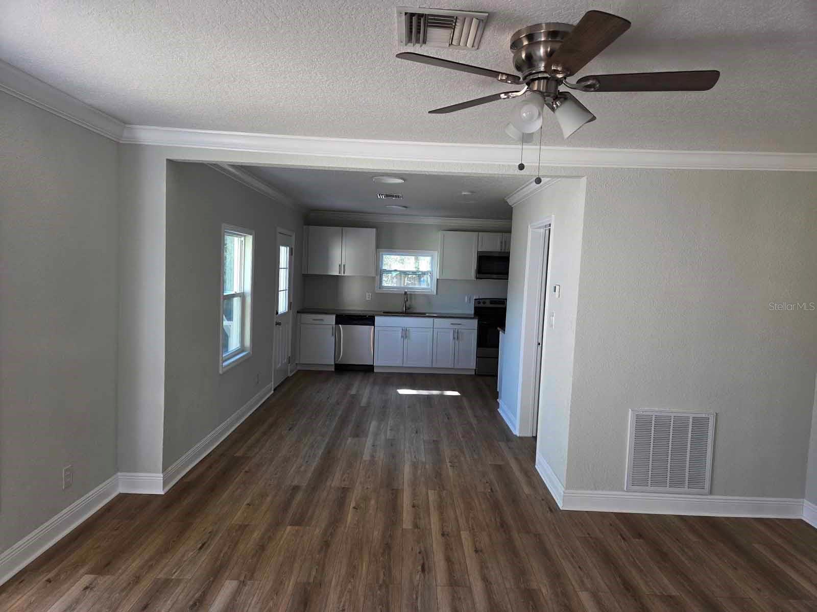 Image 11 of 20 For 103 Beech Street