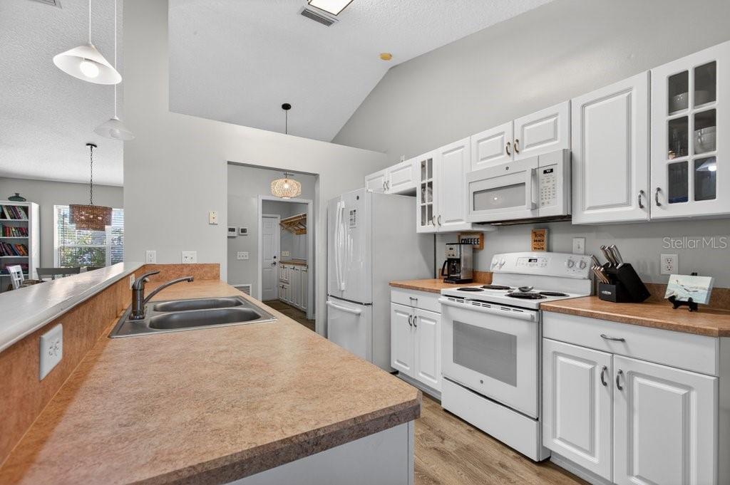 Image 15 of 67 For 254 Basque Road