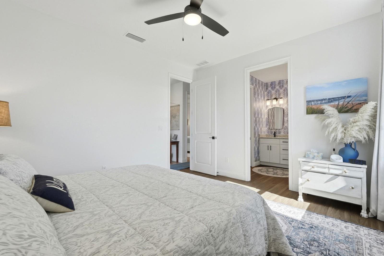 Image 32 of 79 For 2044 Ocean Shore Boulevard