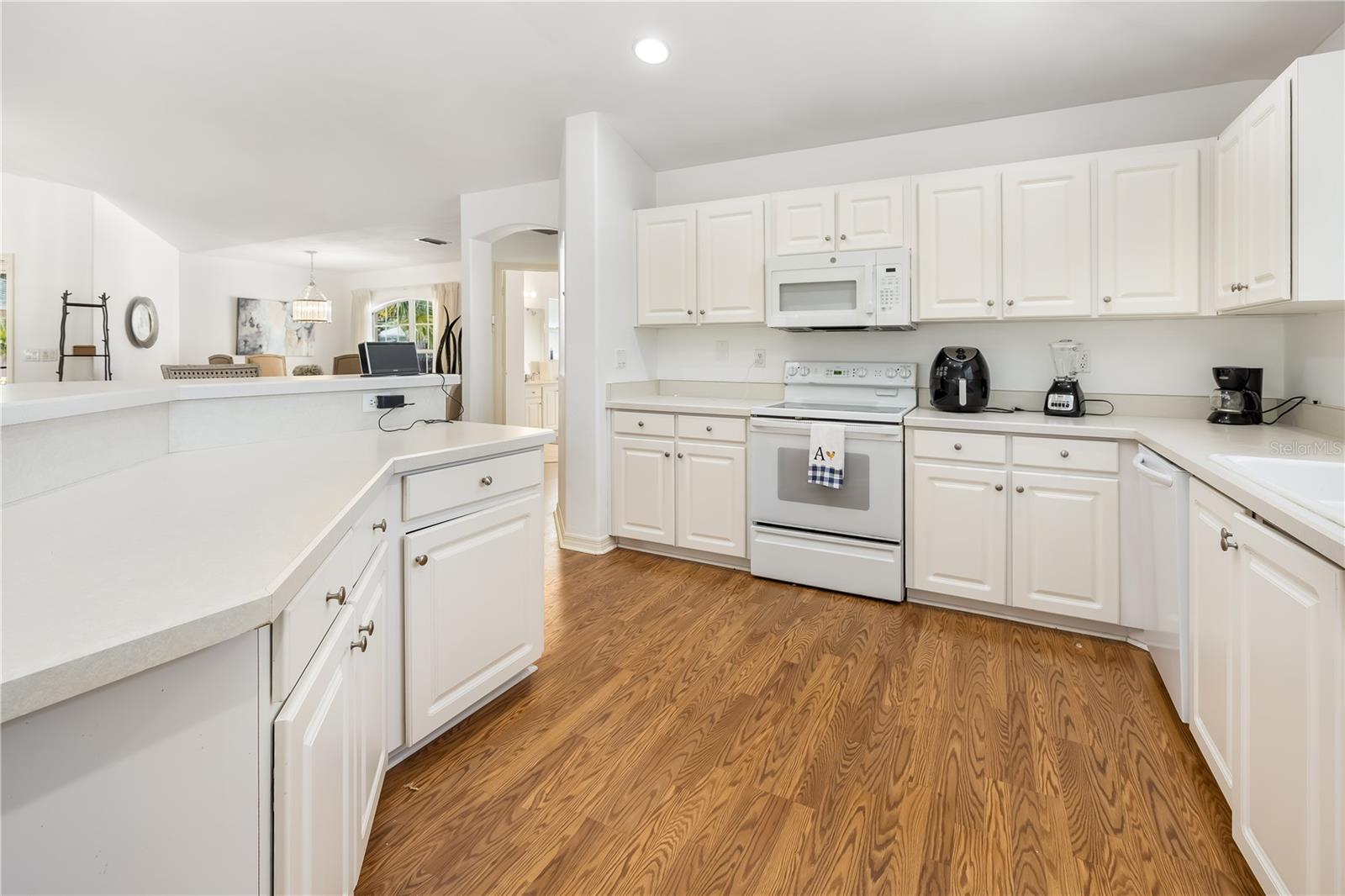 Image 2 of 41 For 9 Sherrington Drive