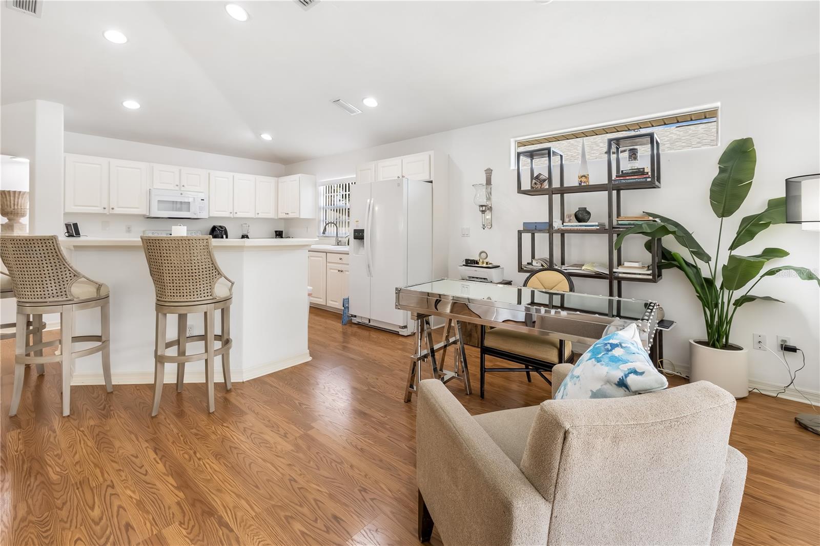 Image 5 of 41 For 9 Sherrington Drive