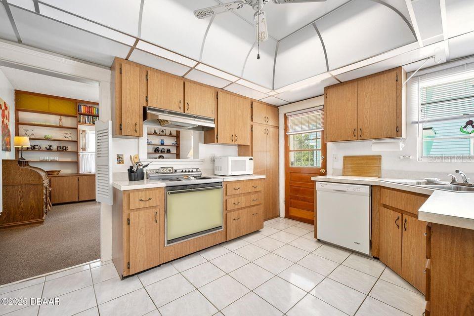 Image 10 of 50 For 918 Wild Olive Avenue