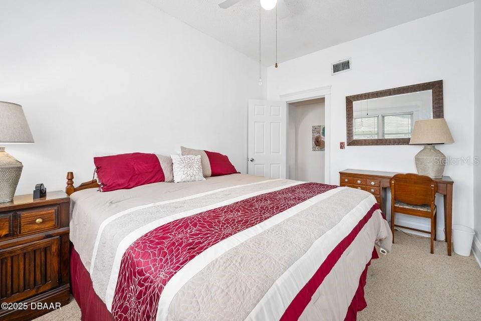 Image 19 of 50 For 918 Wild Olive Avenue