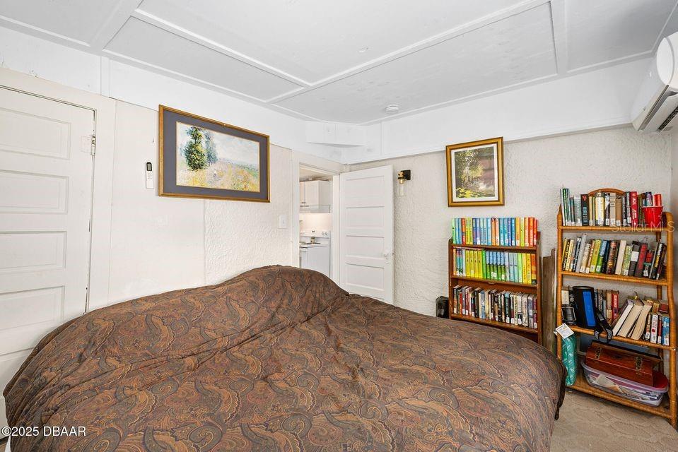 Image 36 of 50 For 918 Wild Olive Avenue