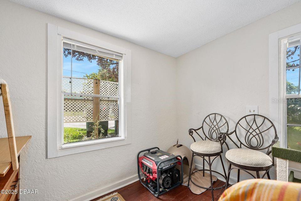 Image 38 of 50 For 918 Wild Olive Avenue