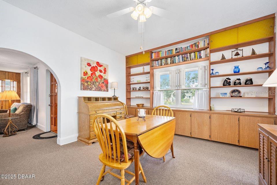 Image 8 of 50 For 918 Wild Olive Avenue