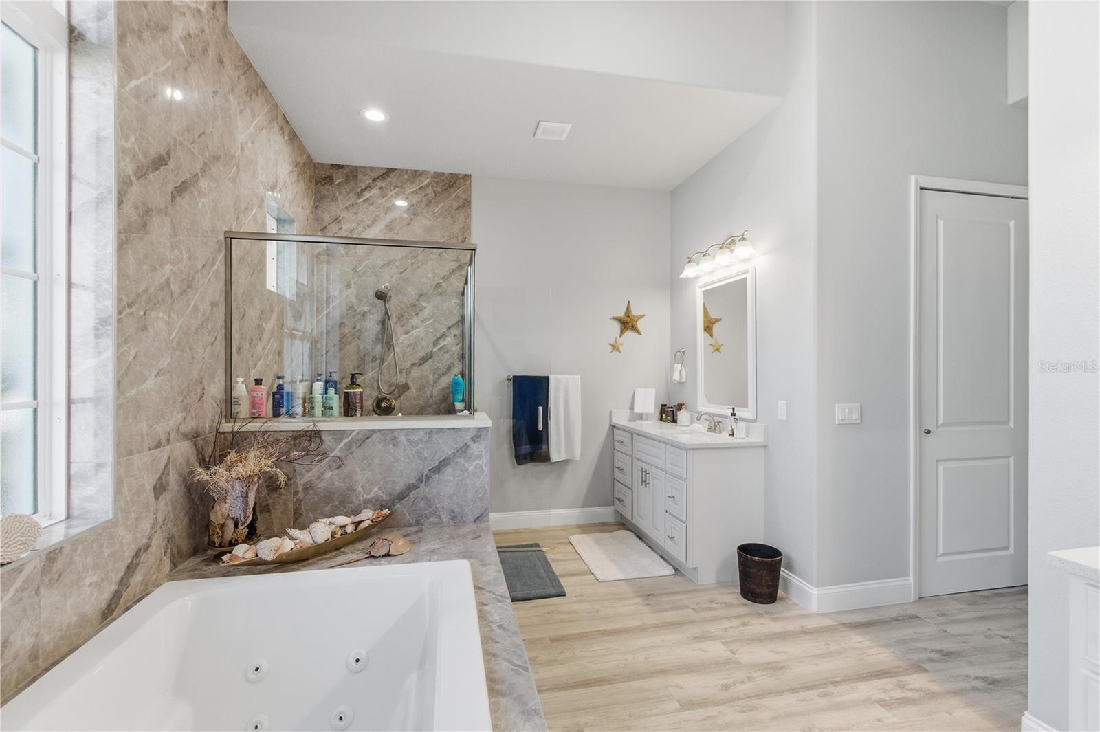 Image 26 of 50 For 35 Edgely Lane