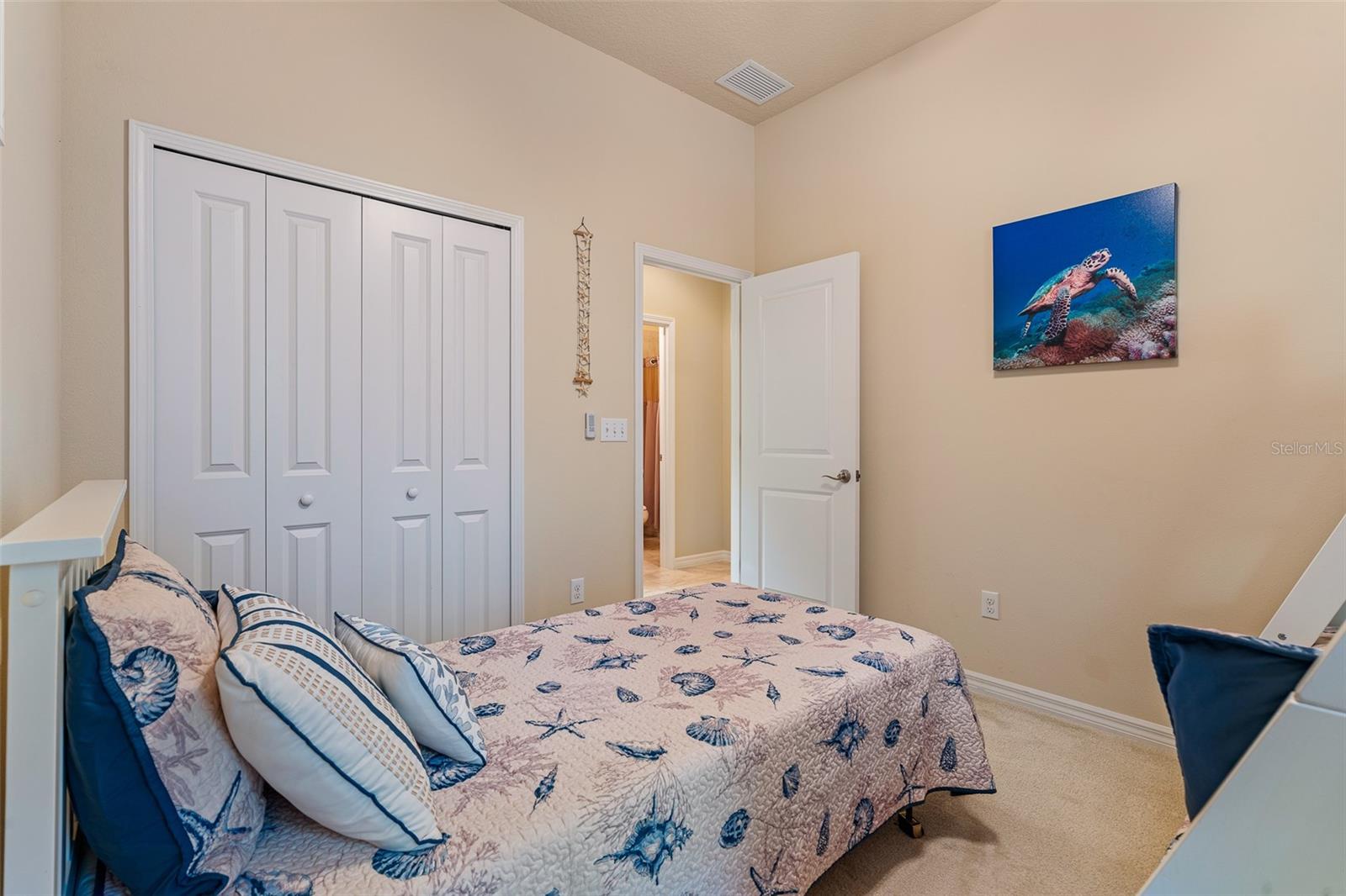 Image 25 of 75 For 1000 Kilkenny Lane