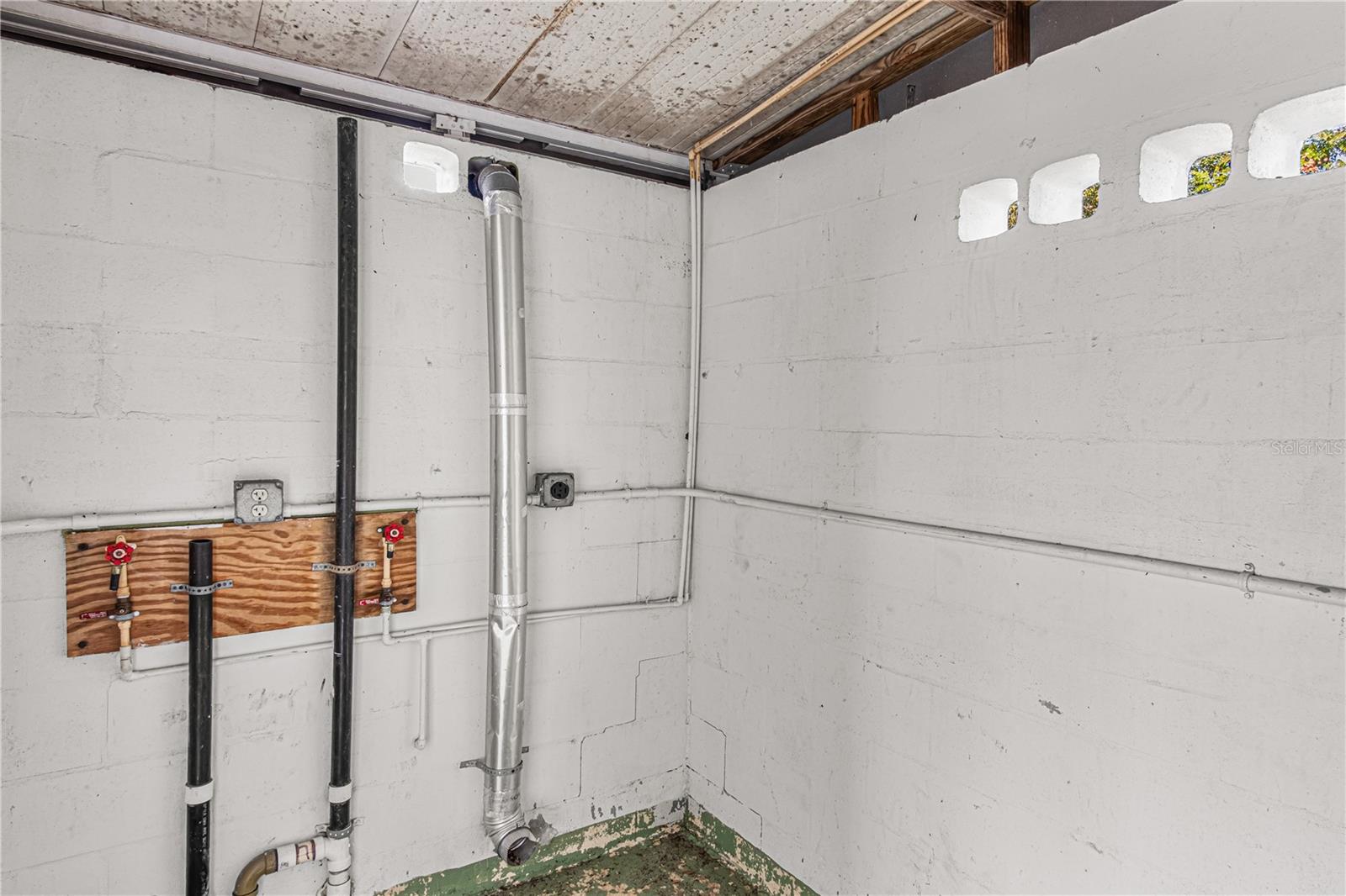 Image 18 of 20 For 1302 Arroyo Parkway