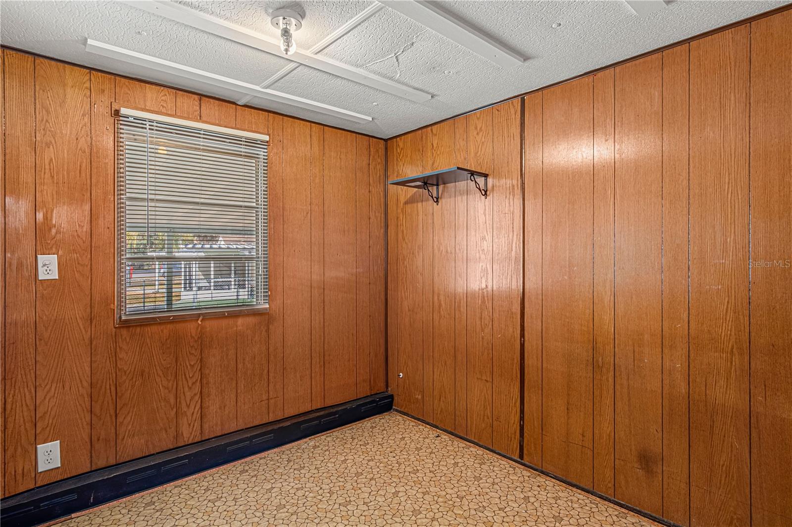 Image 9 of 20 For 1302 Arroyo Parkway