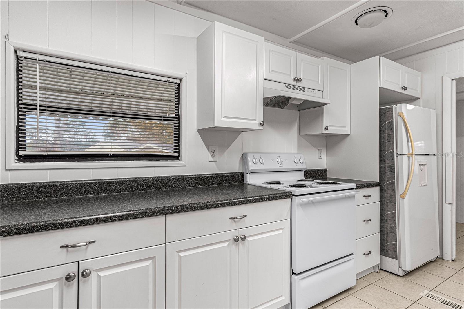 Image 6 of 20 For 1304 Arroyo Parkway