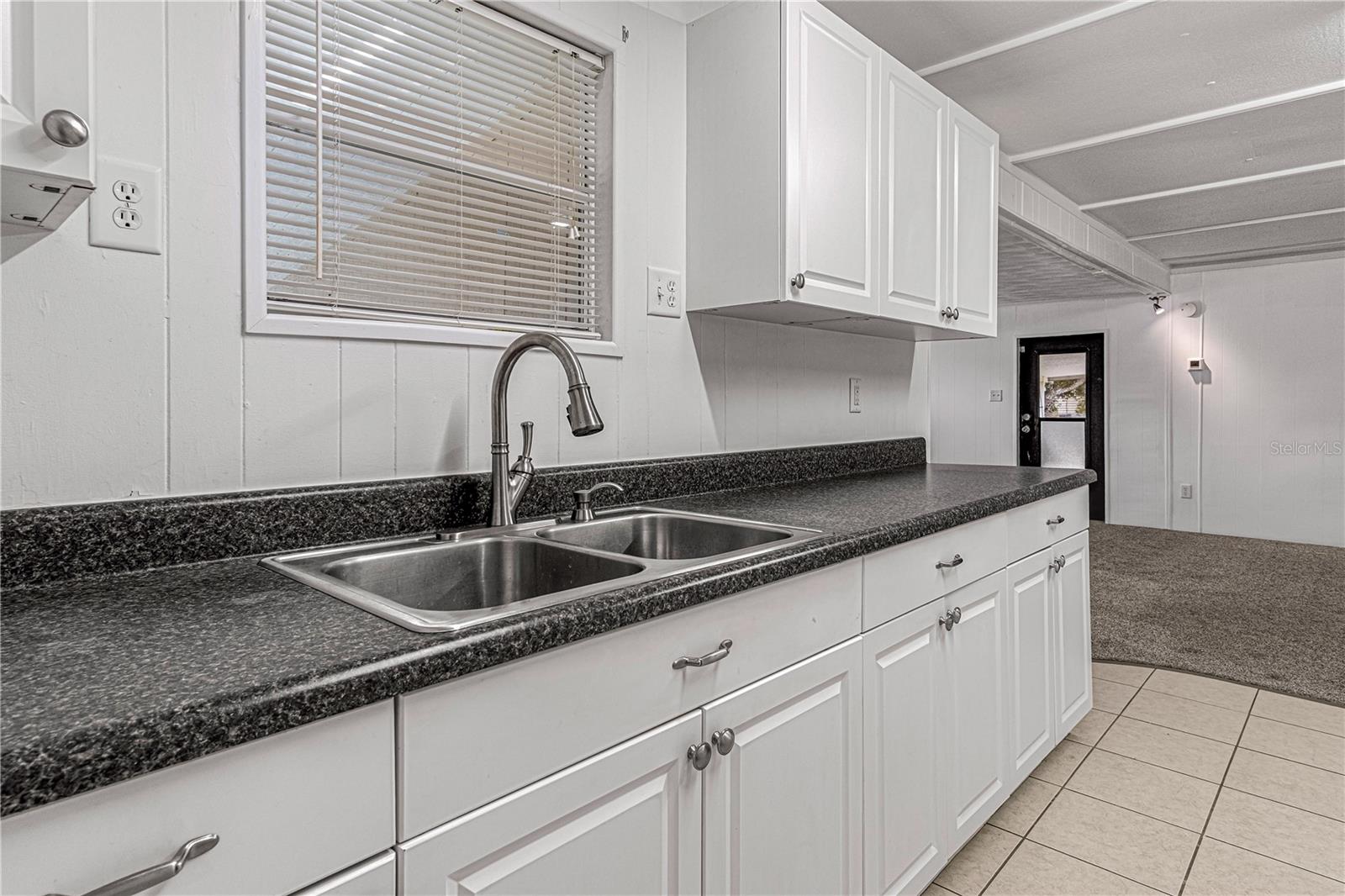 Image 7 of 20 For 1304 Arroyo Parkway