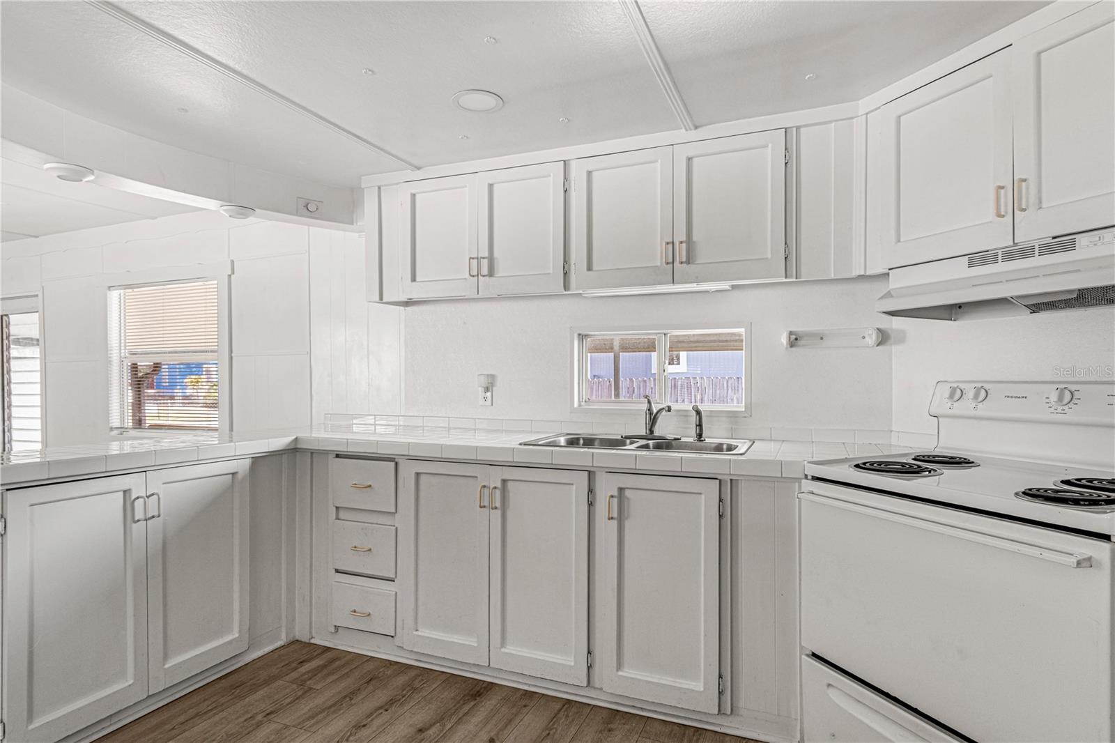 Image 10 of 20 For 1517 Avenue C