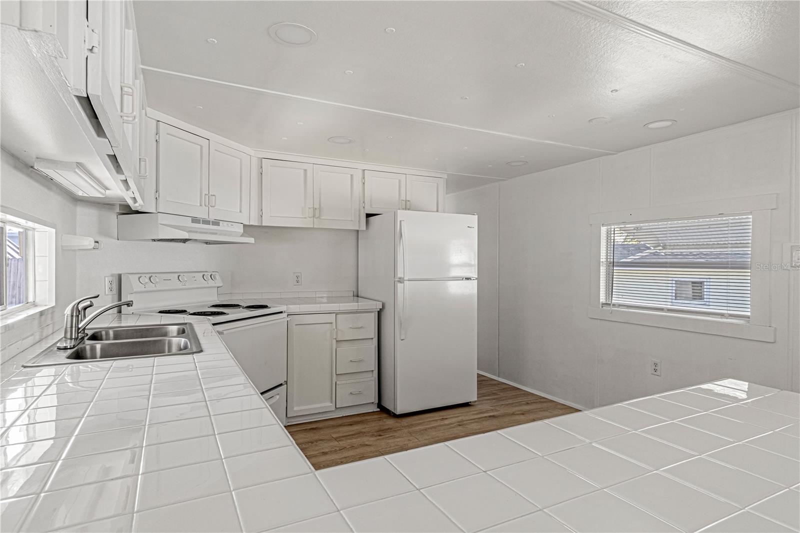 Image 11 of 20 For 1517 Avenue C