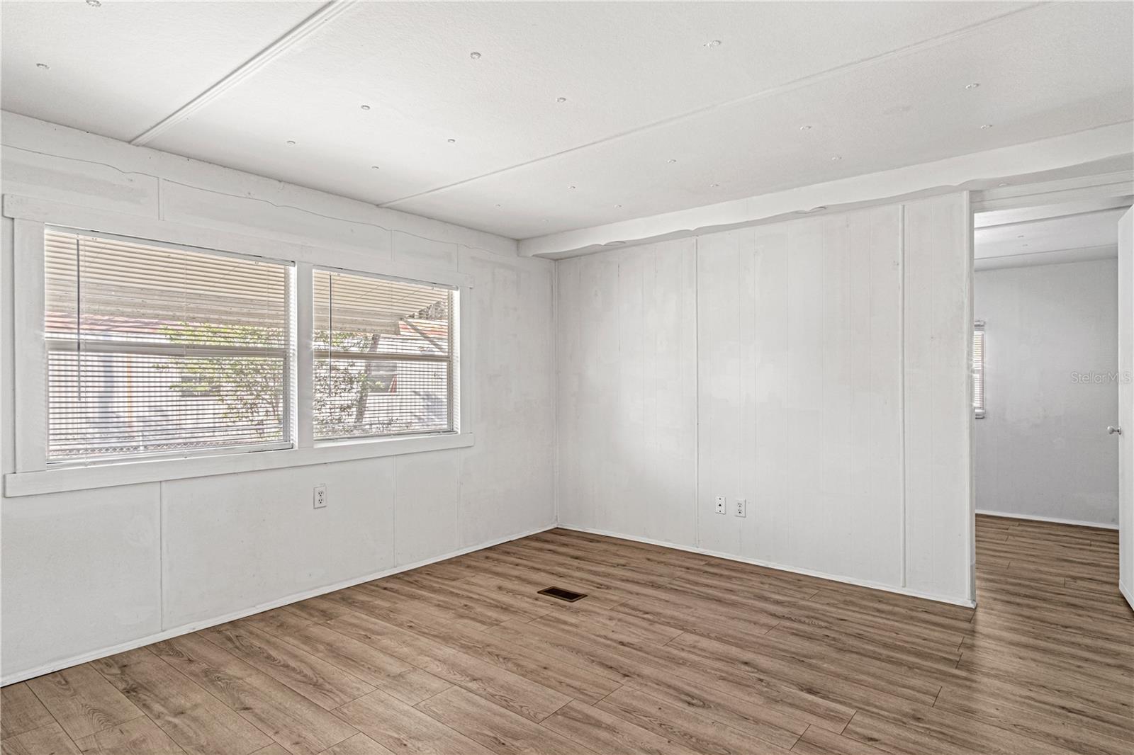 Image 6 of 20 For 1517 Avenue C