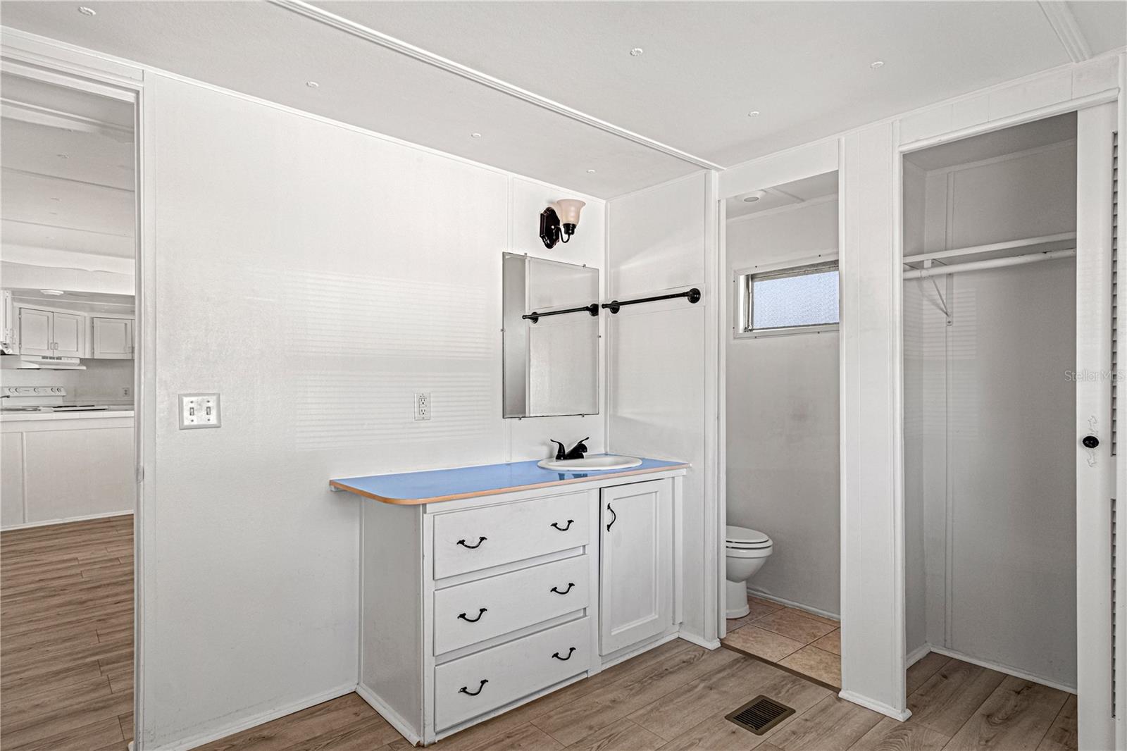 Image 8 of 20 For 1517 Avenue C