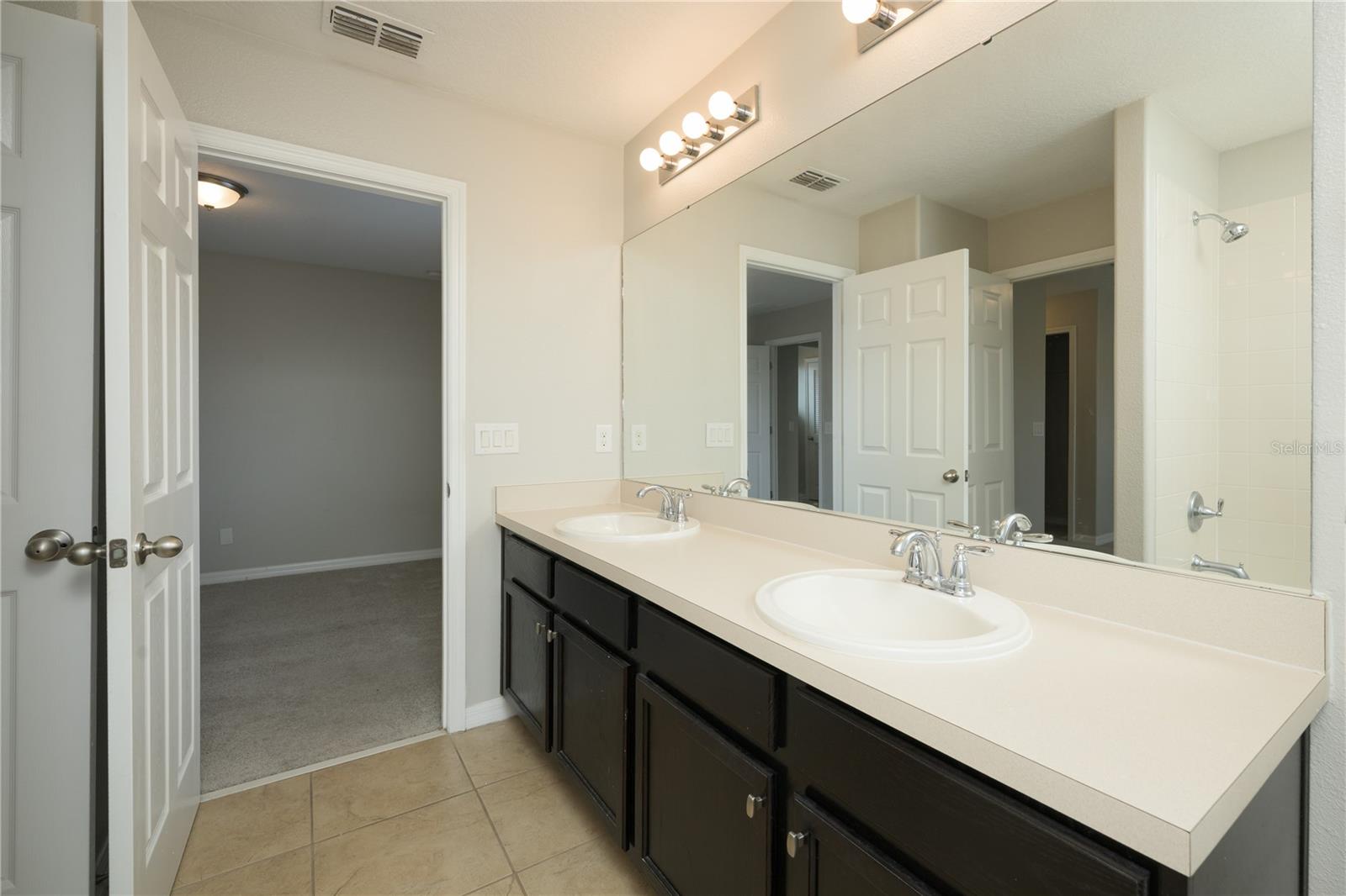 Image 24 of 48 For 5331 Creekside Park Avenue