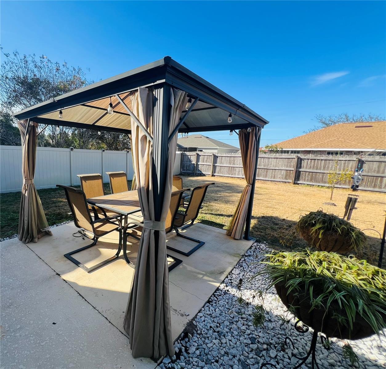 Image 4 of 22 For 8 Firethorn Lane