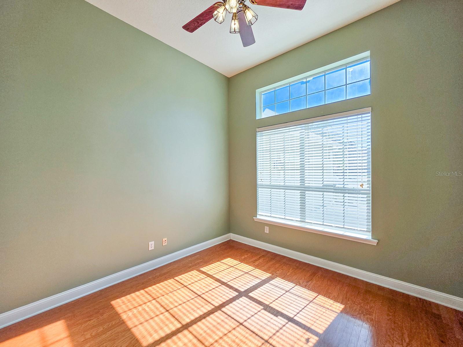 Image 10 of 75 For 1329 Kinsington Court