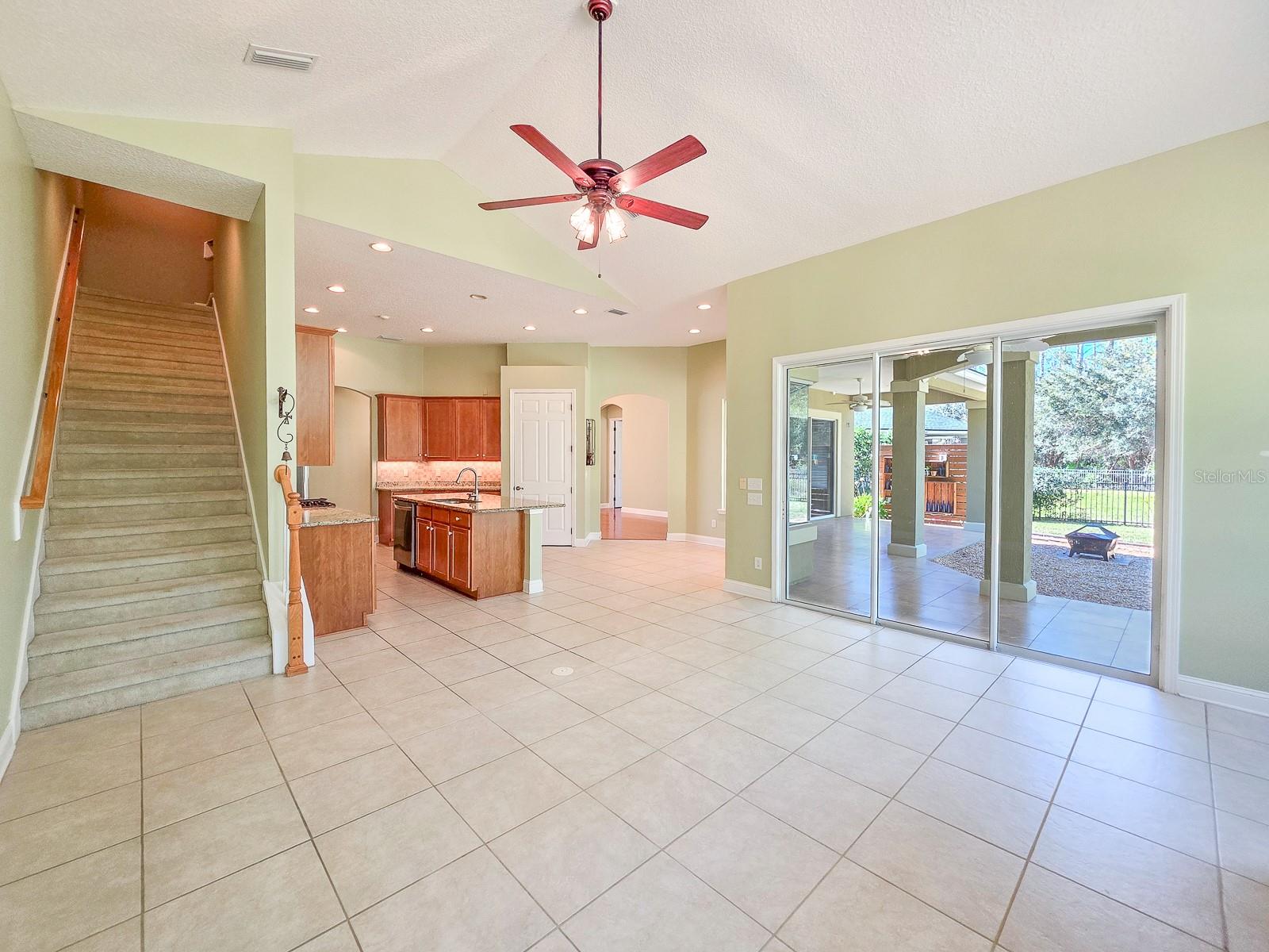 Image 16 of 75 For 1329 Kinsington Court