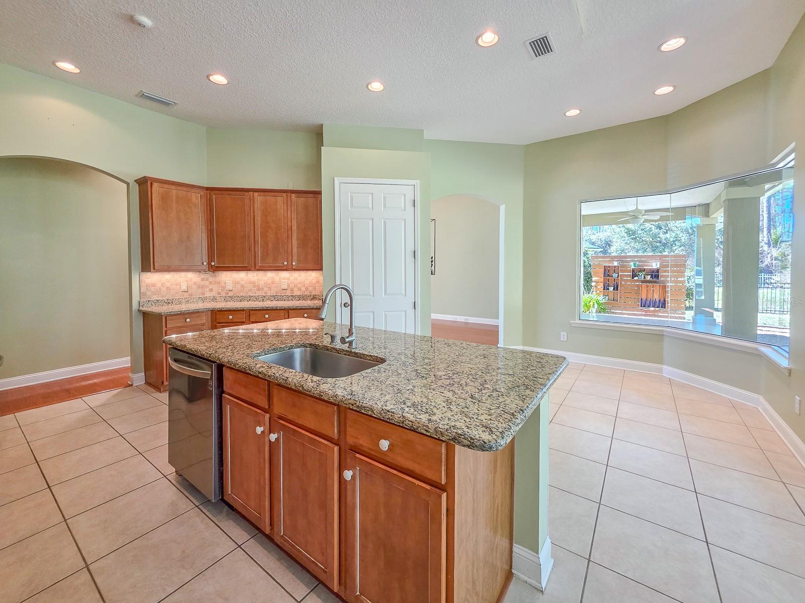 Image 18 of 75 For 1329 Kinsington Court