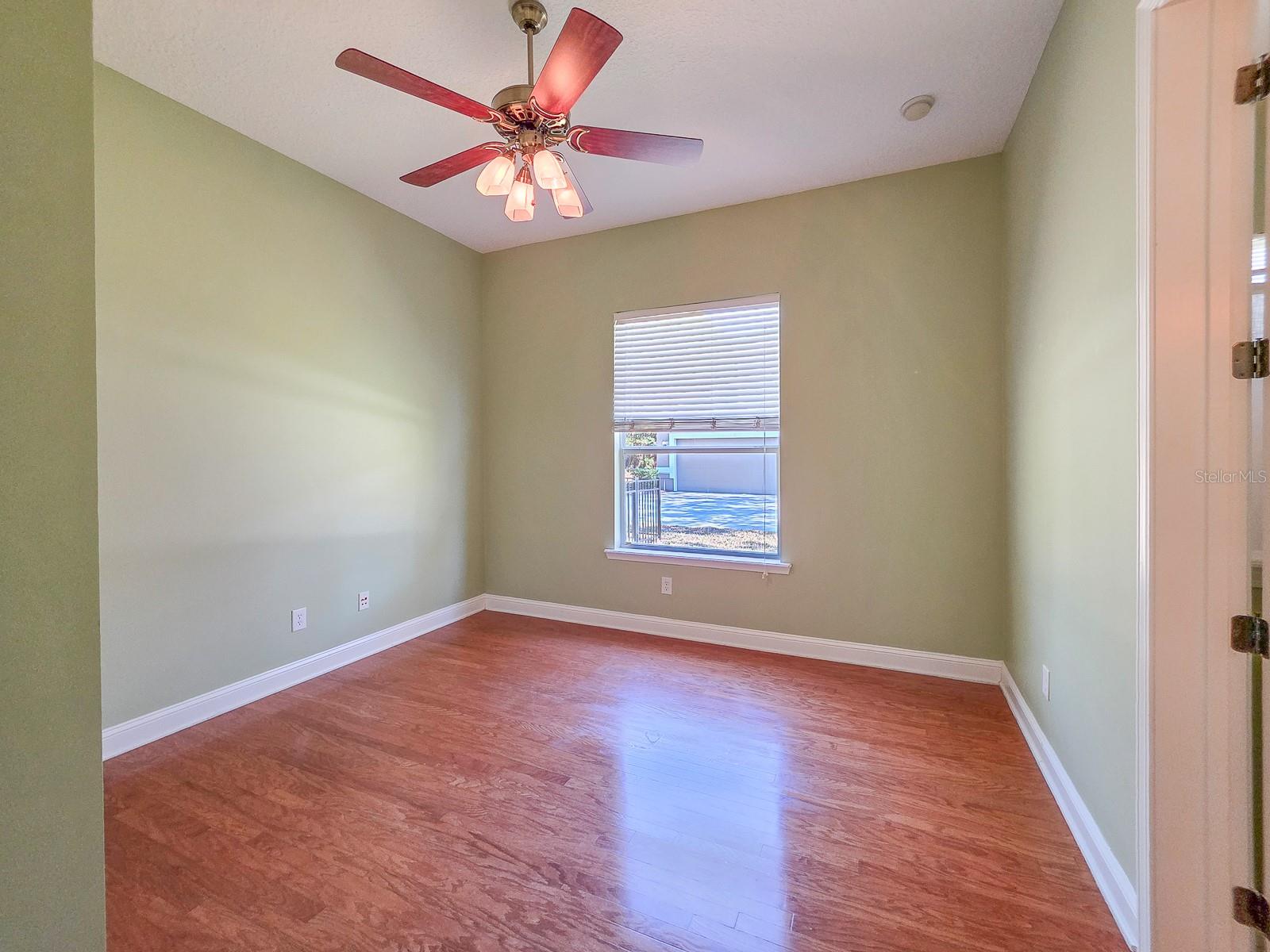 Image 33 of 75 For 1329 Kinsington Court