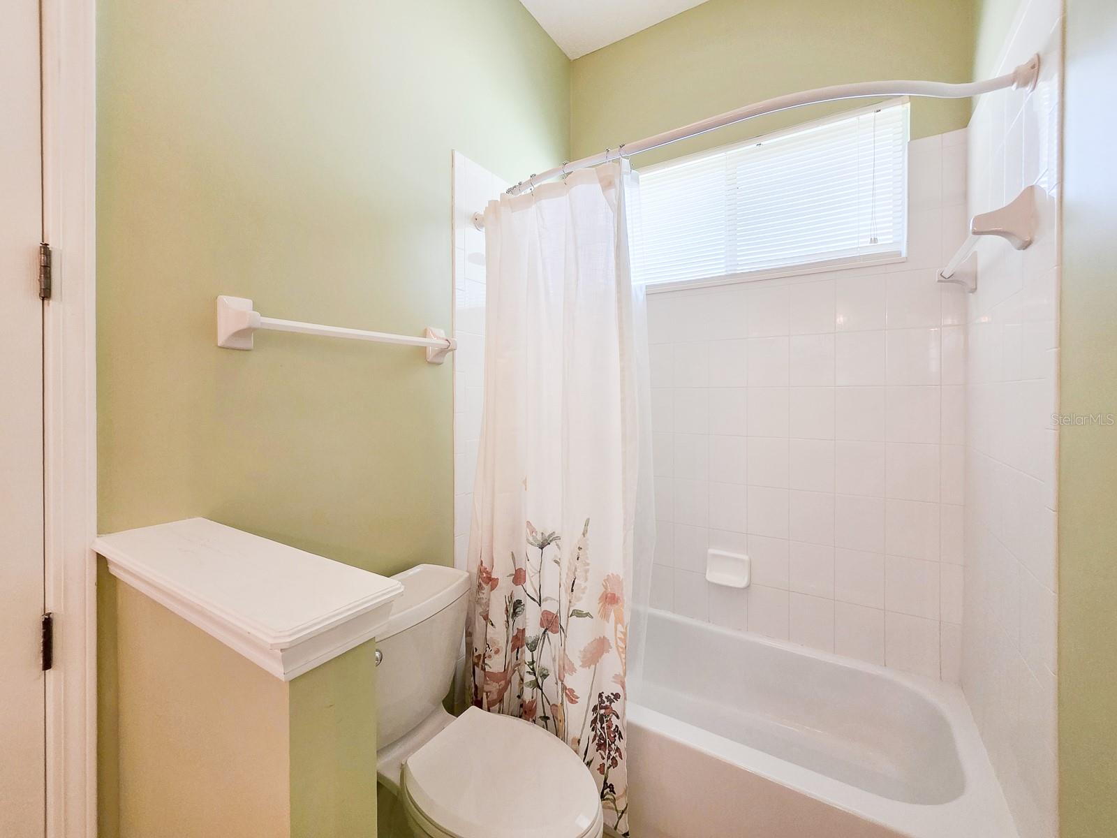 Image 36 of 75 For 1329 Kinsington Court