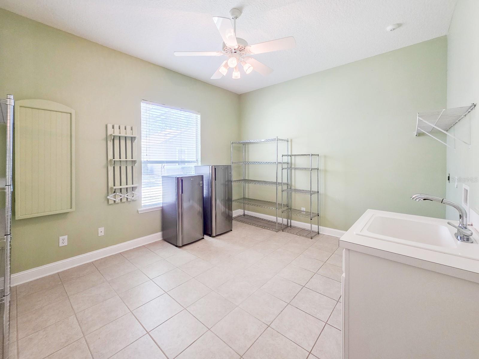 Image 38 of 75 For 1329 Kinsington Court