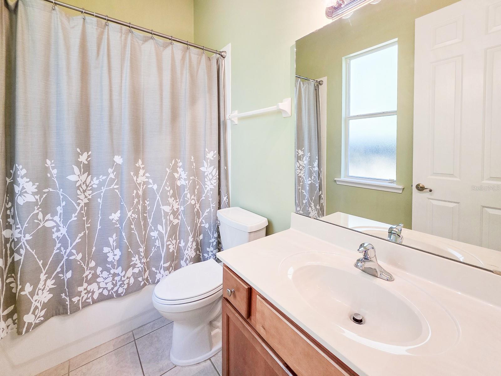 Image 44 of 75 For 1329 Kinsington Court