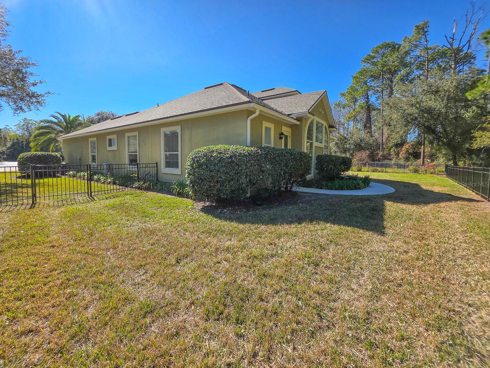 Image 64 of 75 For 1329 Kinsington Court