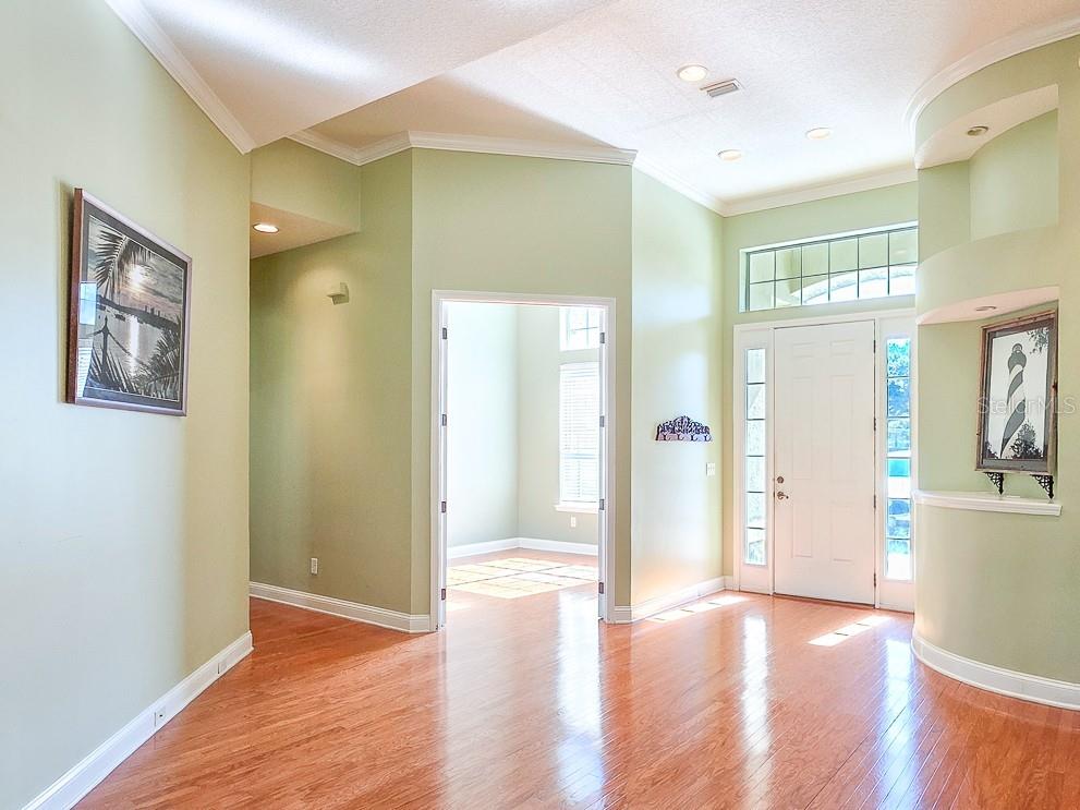 Image 9 of 75 For 1329 Kinsington Court