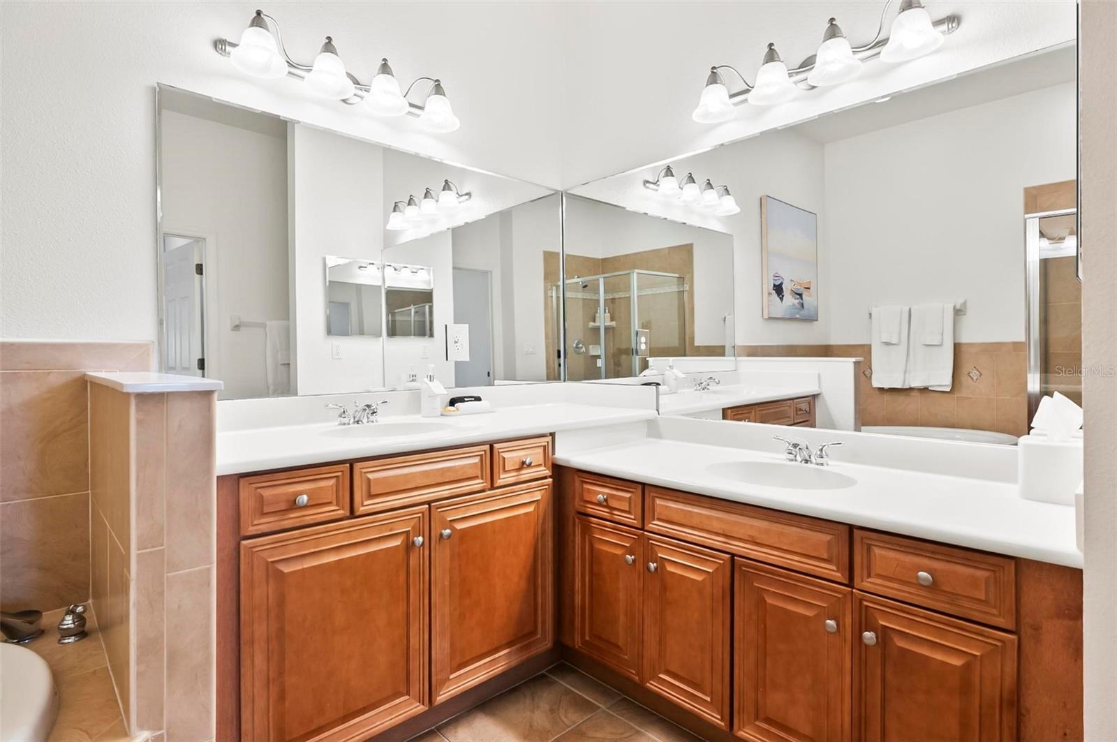 Image 26 of 92 For 200 Cinnamon Beach Way 122