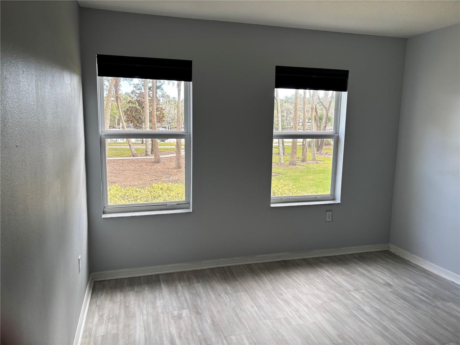 Image 17 of 81 For 100 Canopy Walk Lane 112