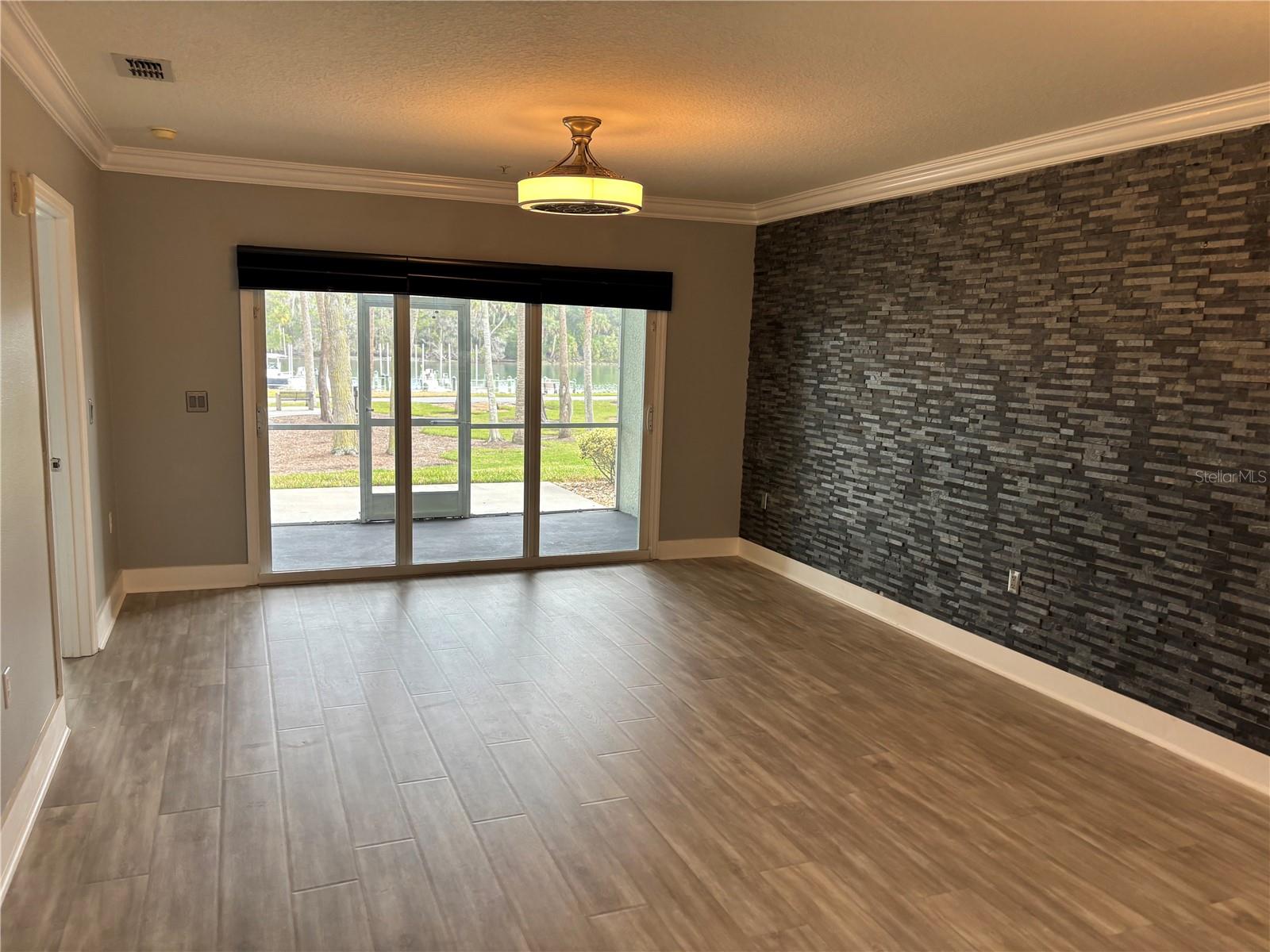 Image 4 of 81 For 100 Canopy Walk Lane 112