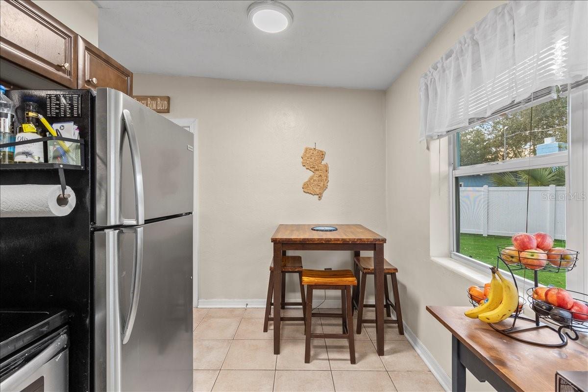 Image 11 of 38 For 450 Card Avenue