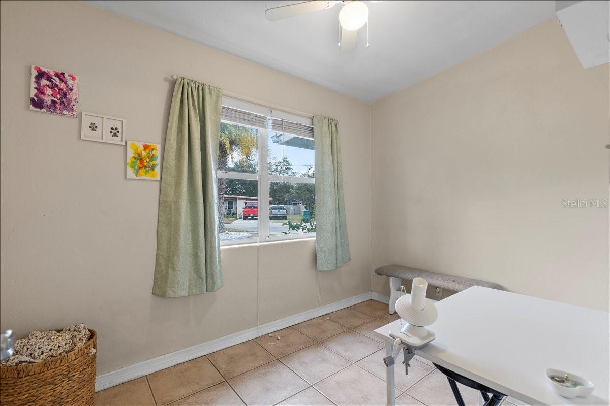 Image 16 of 38 For 450 Card Avenue