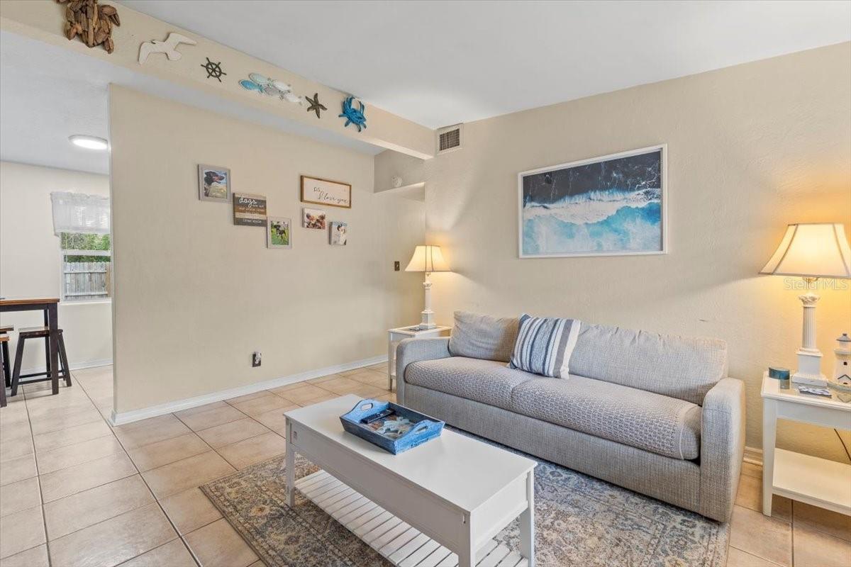 Image 2 of 38 For 450 Card Avenue