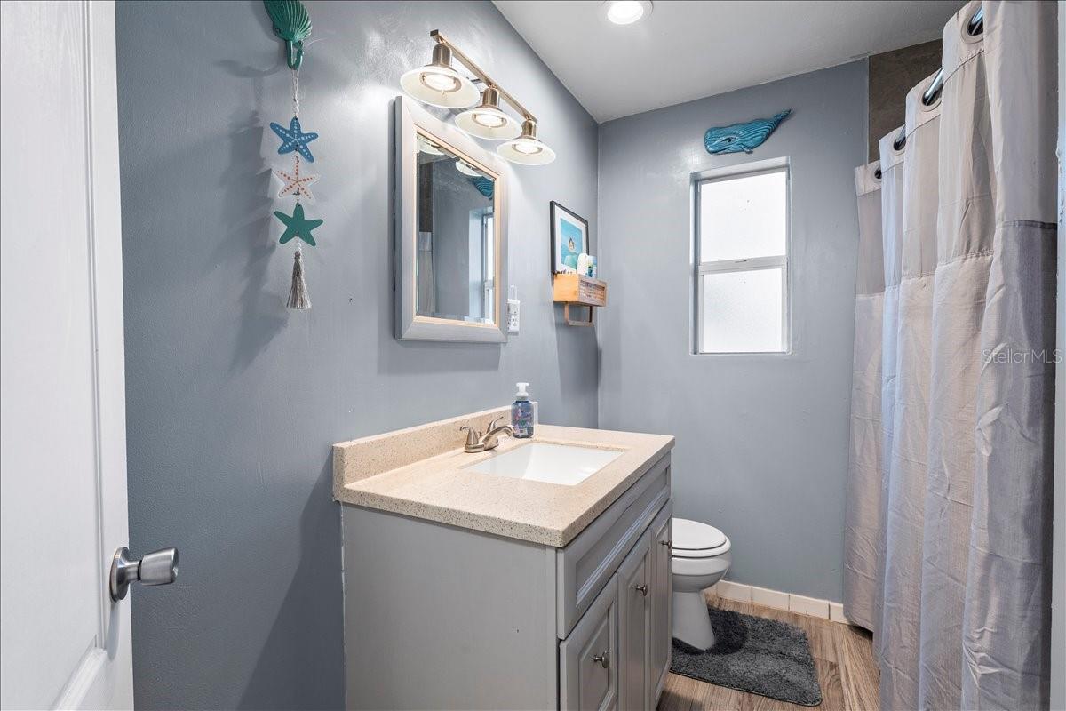 Image 24 of 38 For 450 Card Avenue