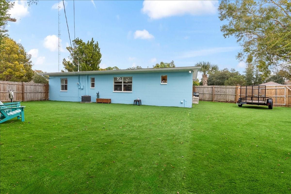 Image 28 of 38 For 450 Card Avenue