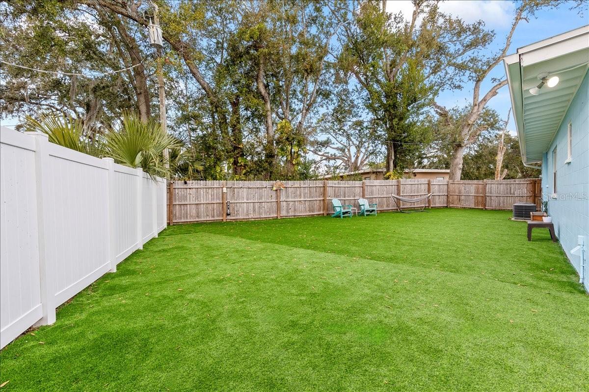 Image 29 of 38 For 450 Card Avenue