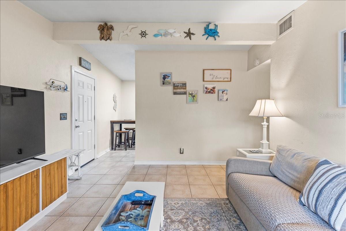 Image 3 of 38 For 450 Card Avenue