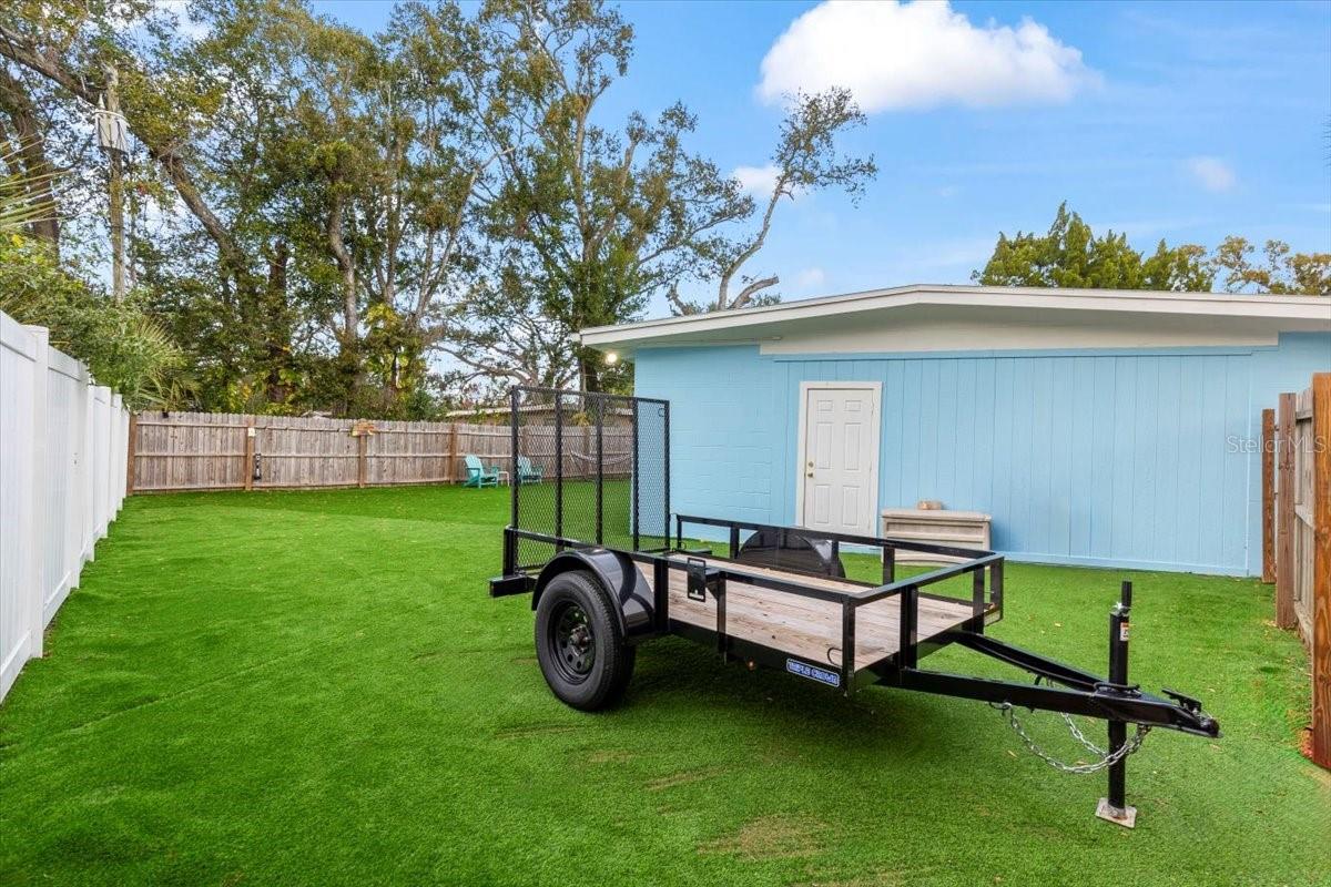 Image 30 of 38 For 450 Card Avenue