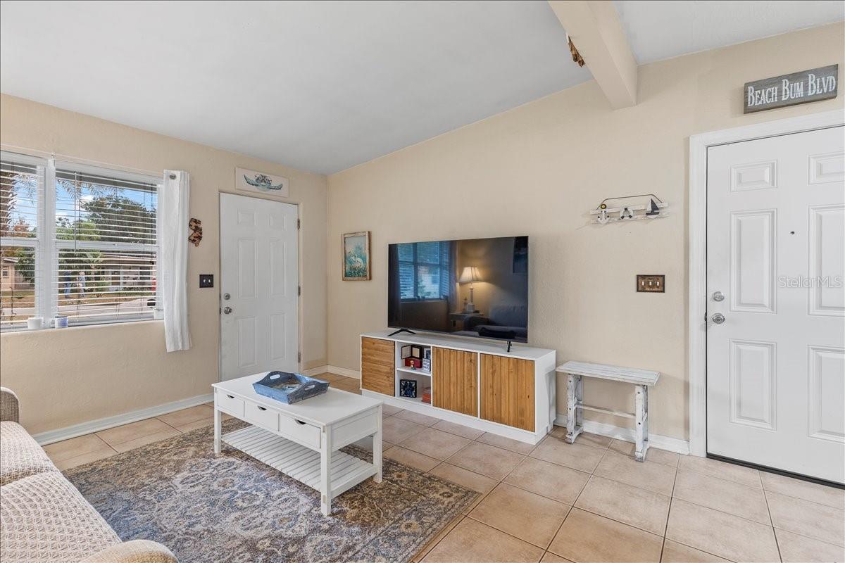 Image 5 of 38 For 450 Card Avenue