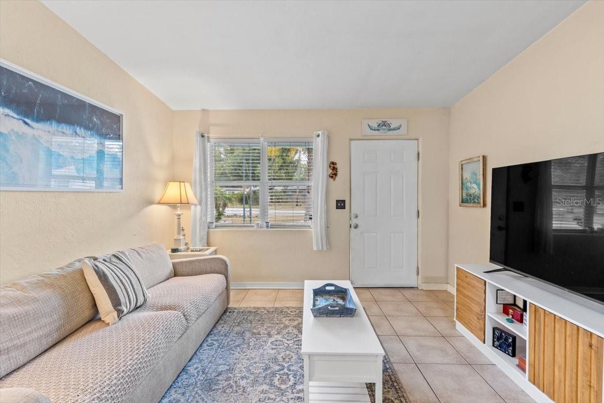 Image 6 of 38 For 450 Card Avenue